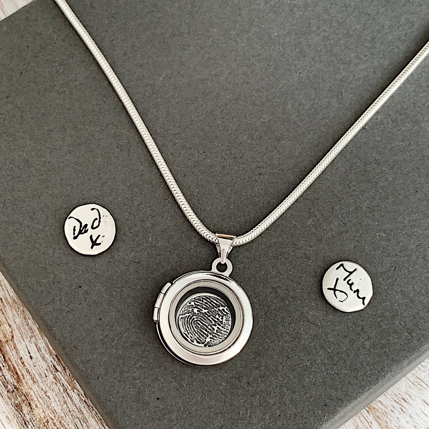 Fingerprint Locket (Circle) - Silver Magpie Fingerprint Jewellery