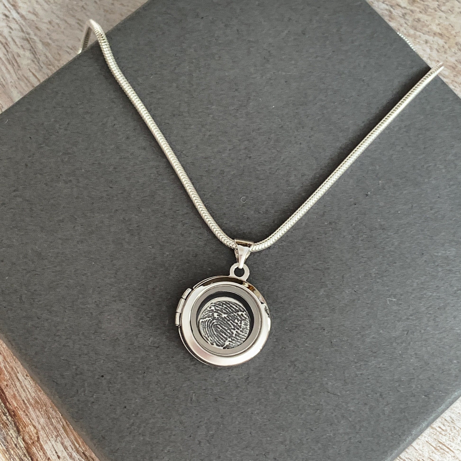 Memorial Fingerprint Locket (circle) - Silver Magpie Fingerprint Jewellery